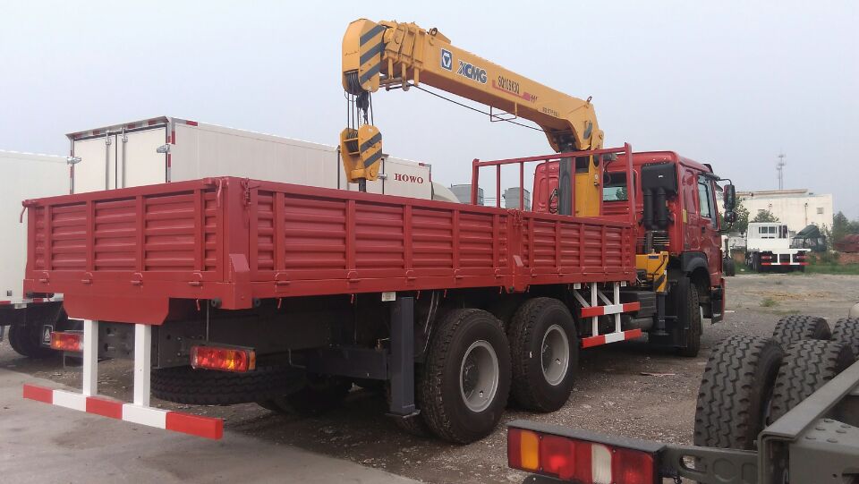 HOWO 6x4 Truck with XCMG 14T Crane