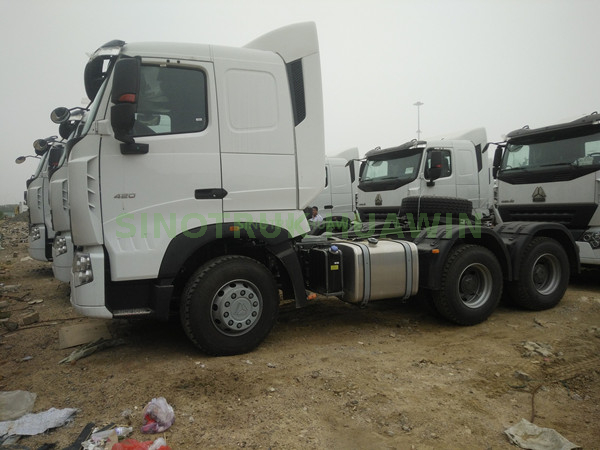 Sinotruk A7 6x4 10 Wheels tractor truck