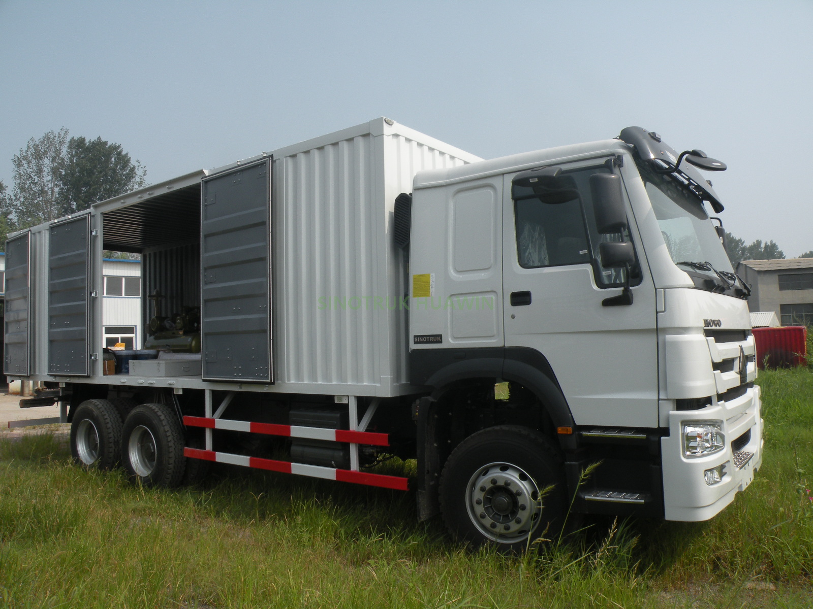 SINOTRUK HOWO 6×4 Workshop Truck
