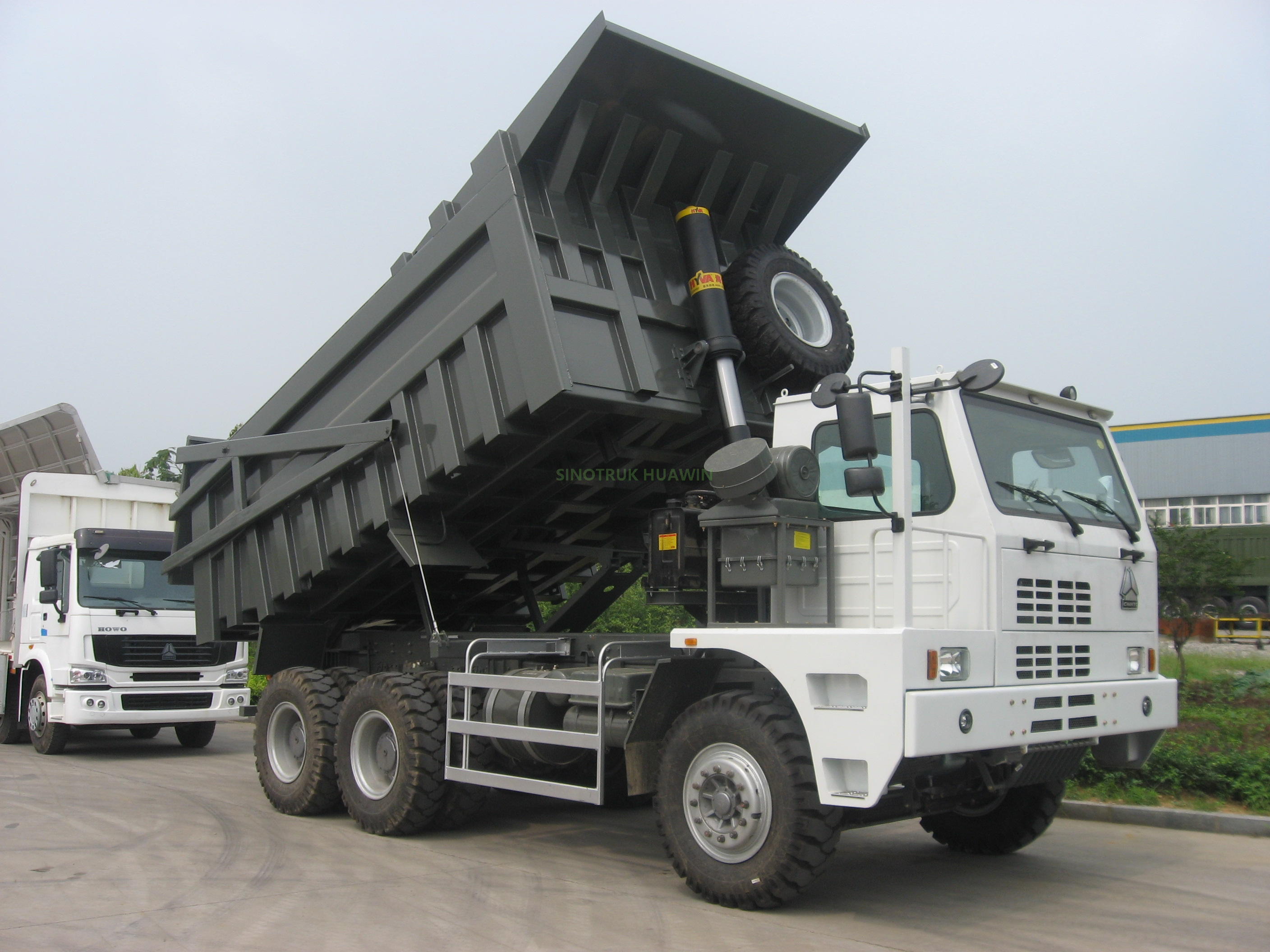 SINOTRUK HOWO Mining 6x4 Dump Truck