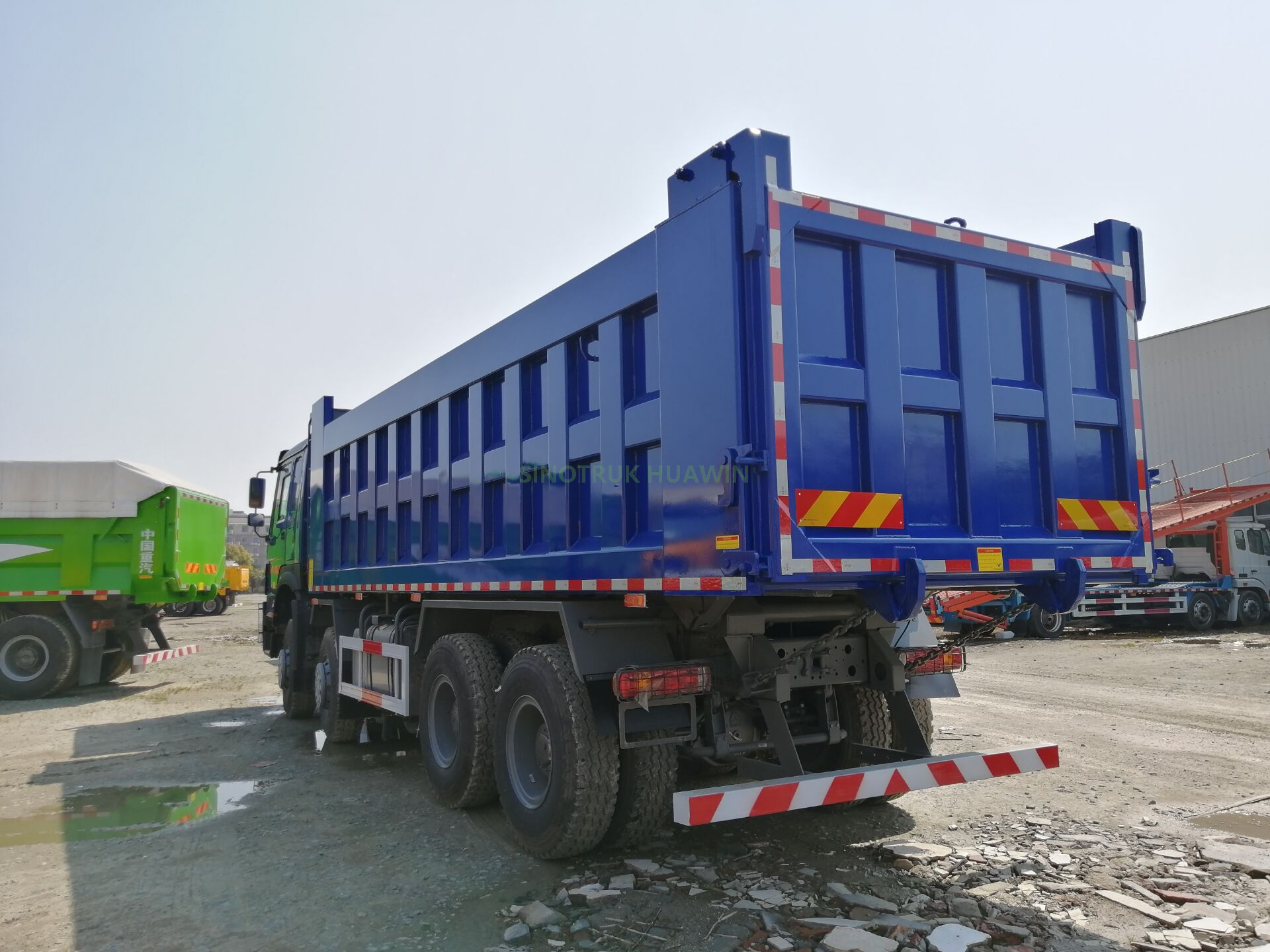 HOWO 8X4 Dump Truck with Front Tipping