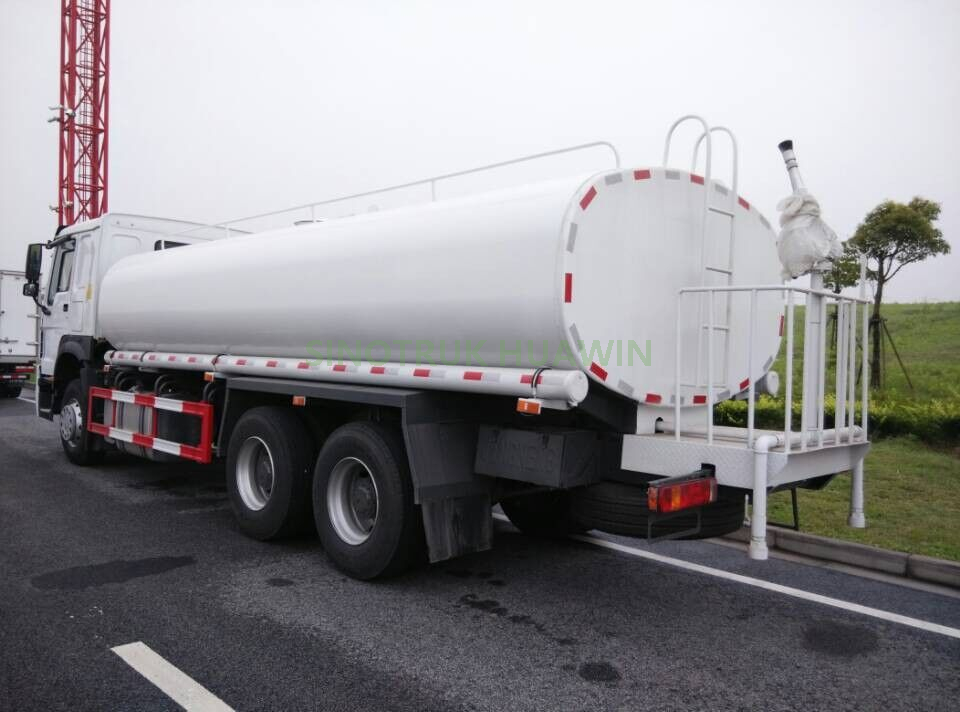 HOWO 6x4 2000 Liters Water Sprinkle Truck