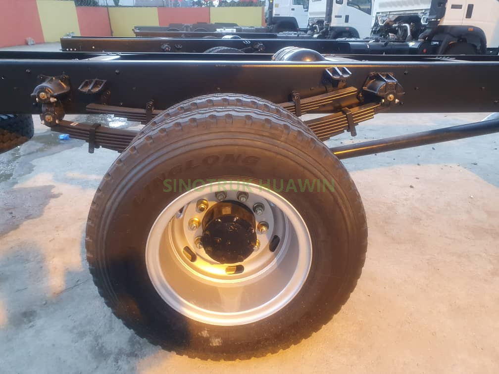 SINOTRUK HOWO 4×2 6 Wheels Light Duty 10T Cargo Chassis for Ethiopia